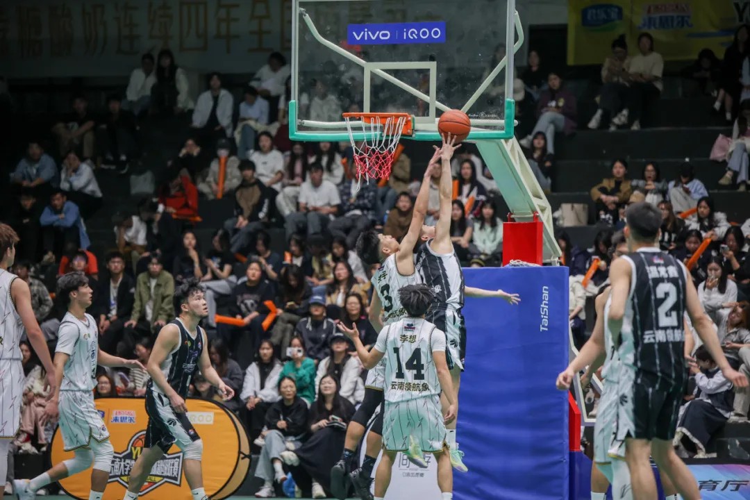 云南大学生男子篮球超级联赛在万象城体育awcsport激情开战